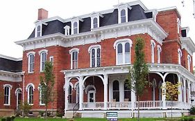 Heritage House Suites